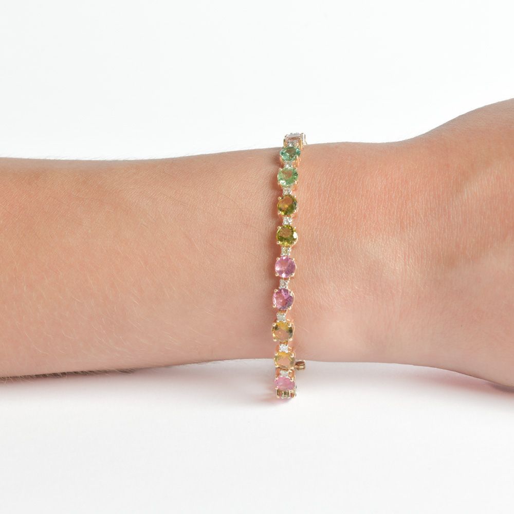 Brazalete con zafiro multicolor y diamantes