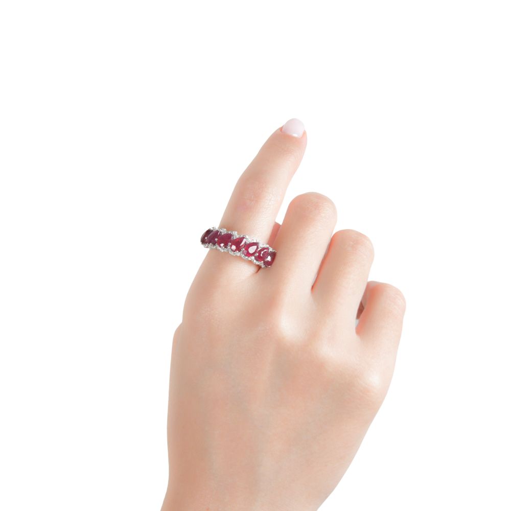 Churumbela diseño gota con rubí y diamantes