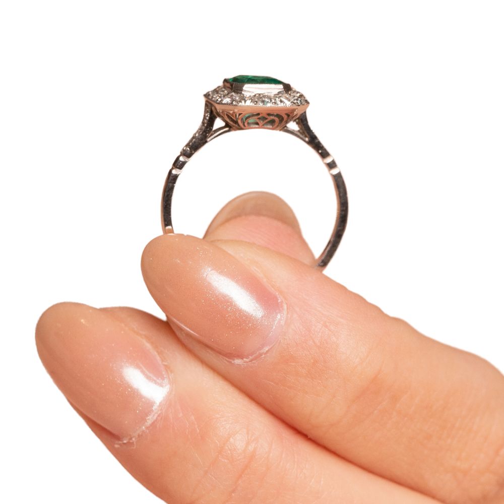 Anillo con esmeralda y diamantes