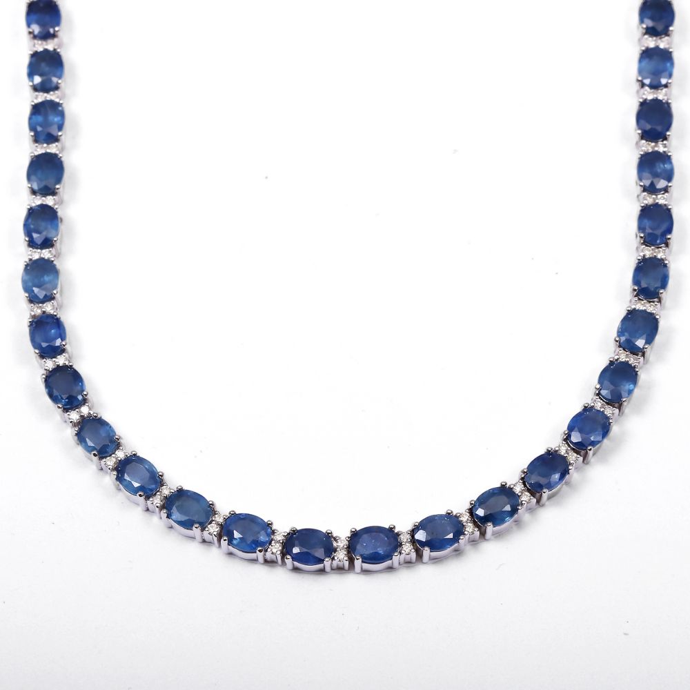 Gargantilla con zafiro y diamantes