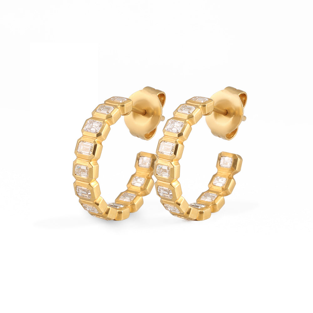 Arracadas con diamantes corte esmeralda en oro amarillo