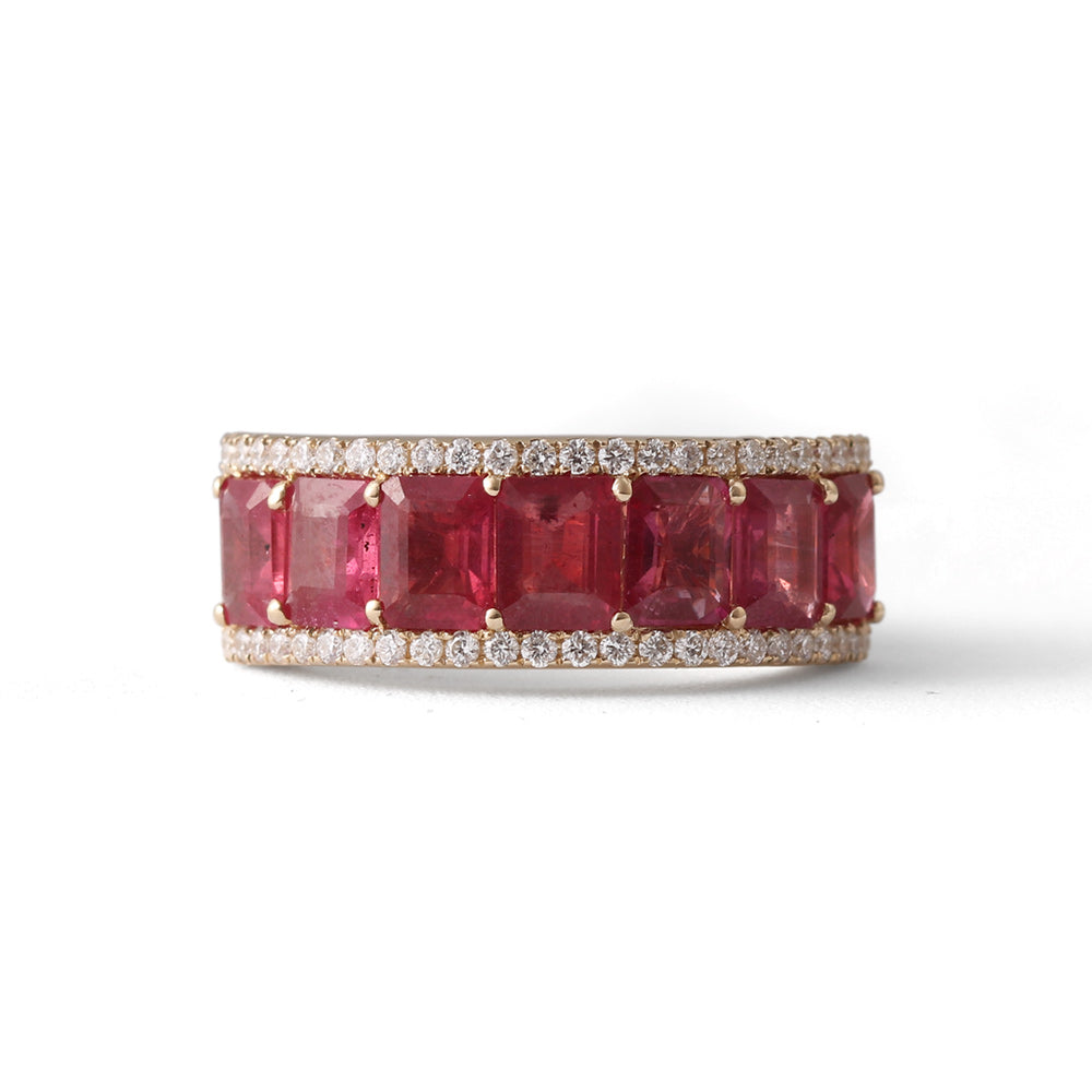 Anillo churumbela con rubíes y diamantes en oro amarillo