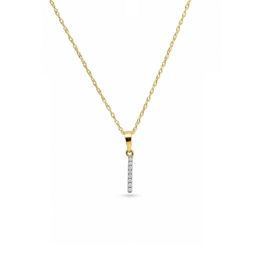 Cadena con dije de letra inicial con diamantes