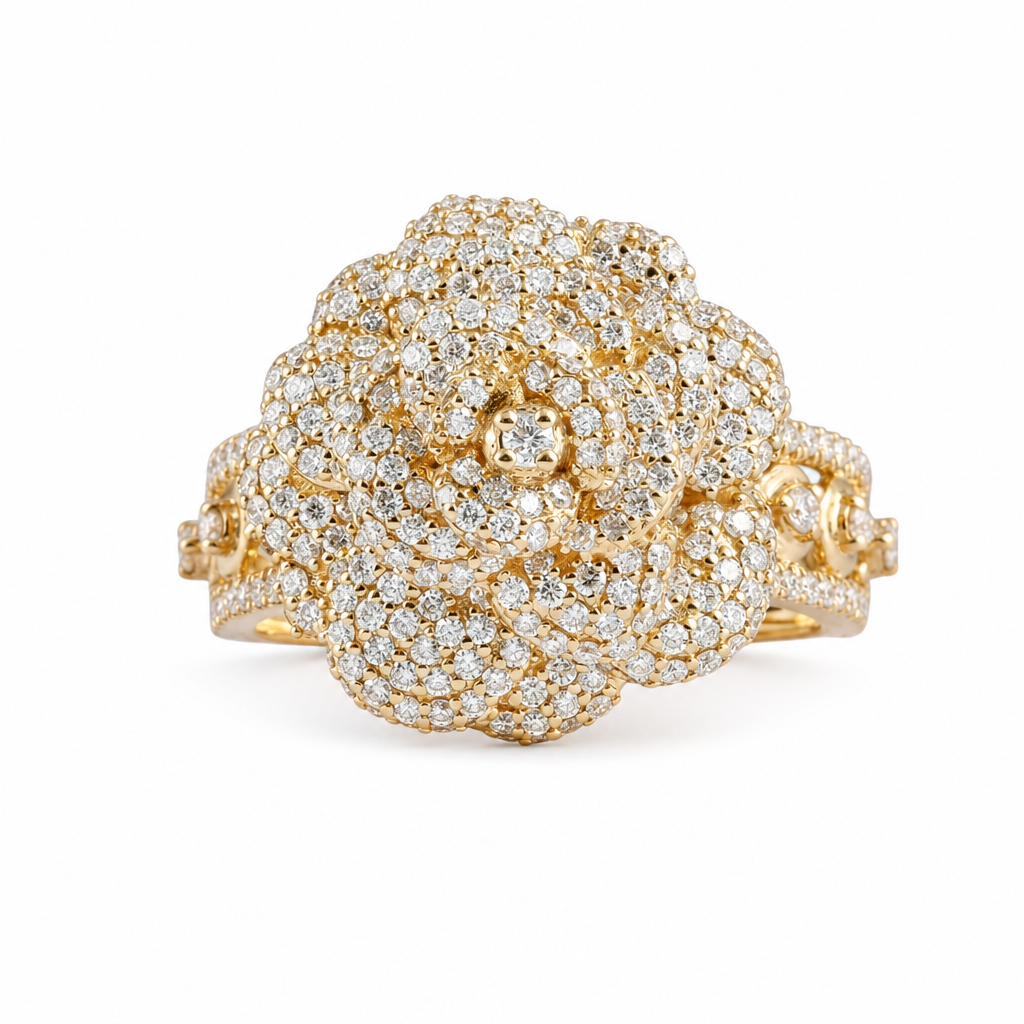 Anillo diseño floral con diamantes en oro amarillo de 14k