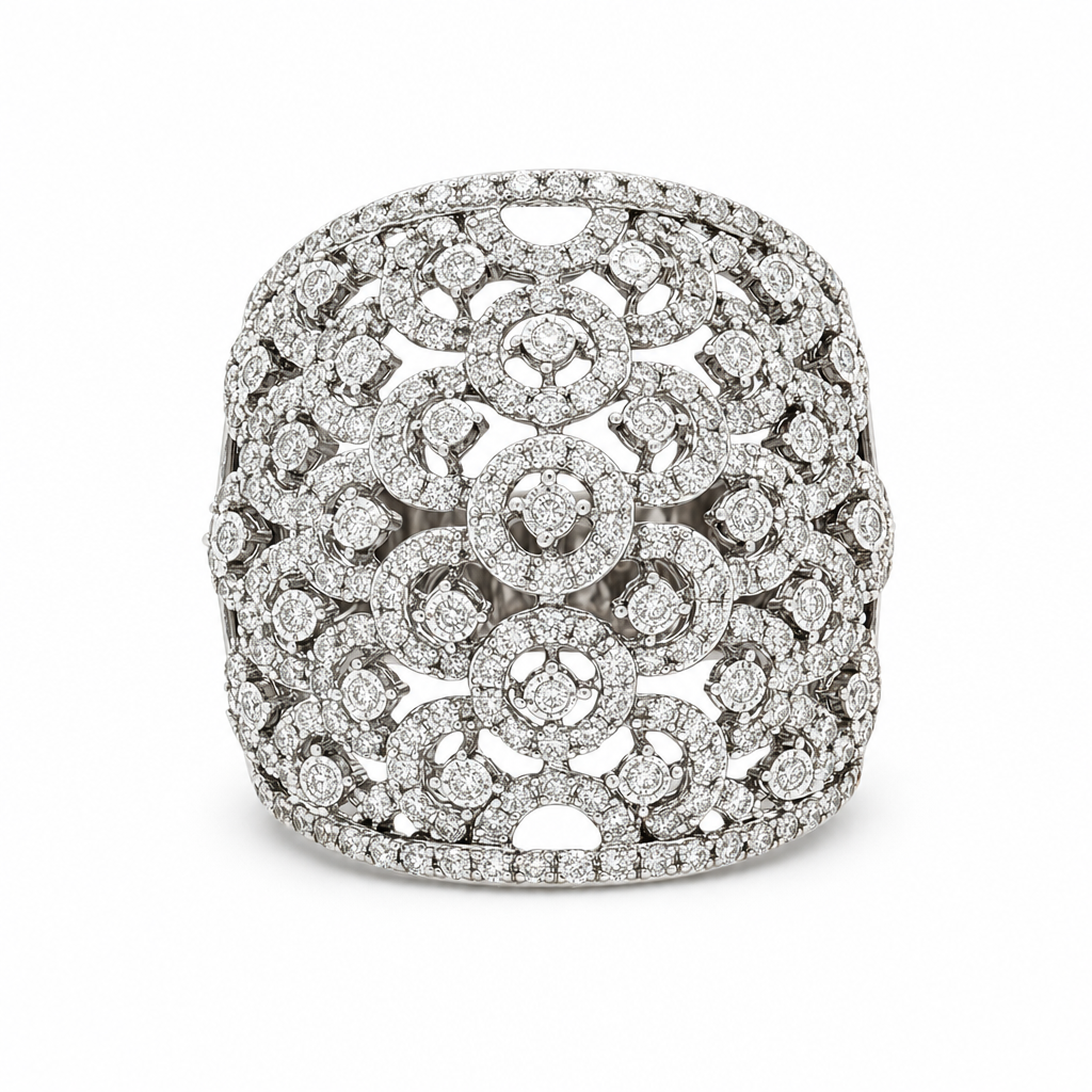 Anillo diseño calado encaje circular con pavé de diamantes