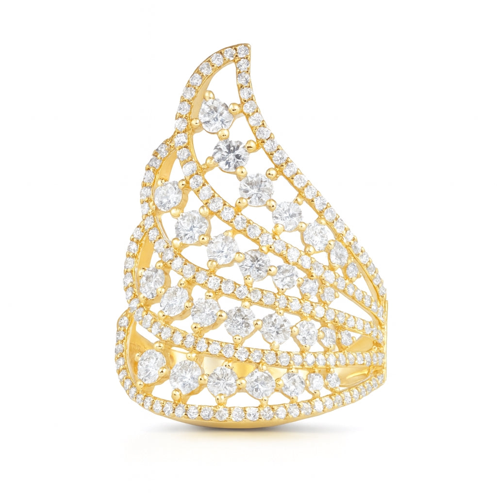 Anillo diseño alas caladas con diamantes