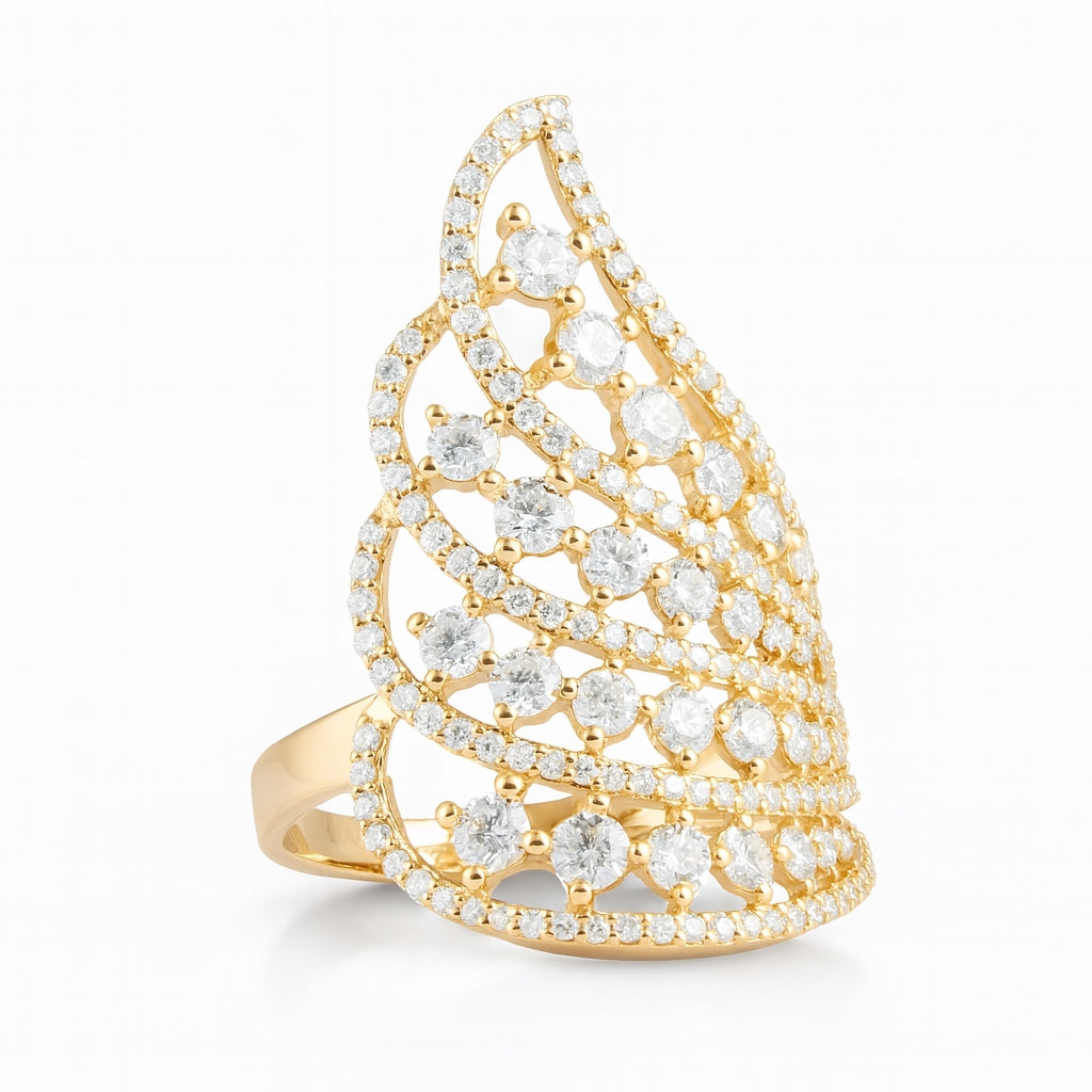 Anillo diseño alas caladas con diamantes