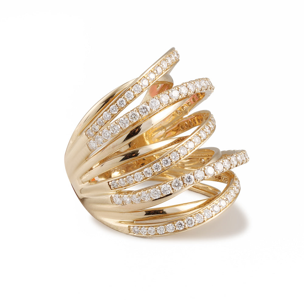 Anillo diseño entrelazado con diamantes en oro amarillo