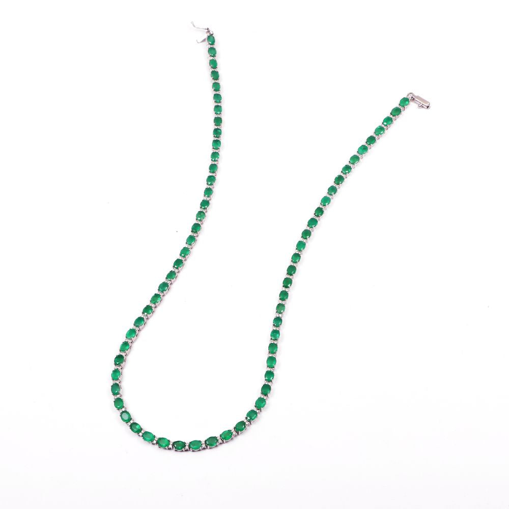 Gargantilla con esmeraldas ovales y diamantes