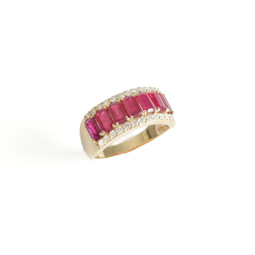 Churumbela con rubíes corte esmeralda y diamantes