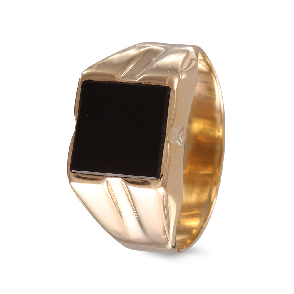 Anillo con diseño cuadrado con cerámica negra