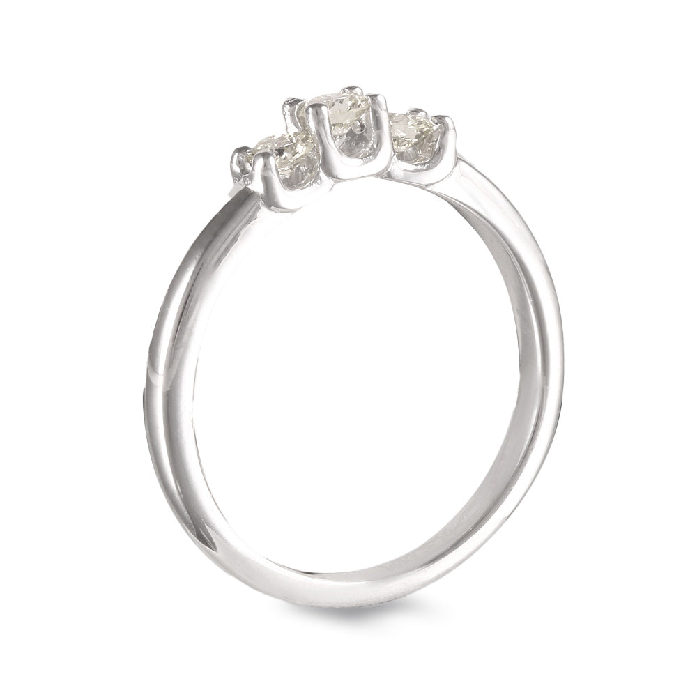Churumbela diseño con tres gemas con diamante