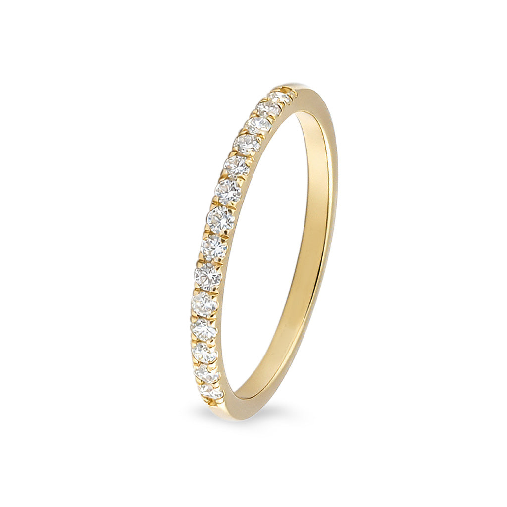 Churumbela estilo clásico con diamantes en oro amarillo