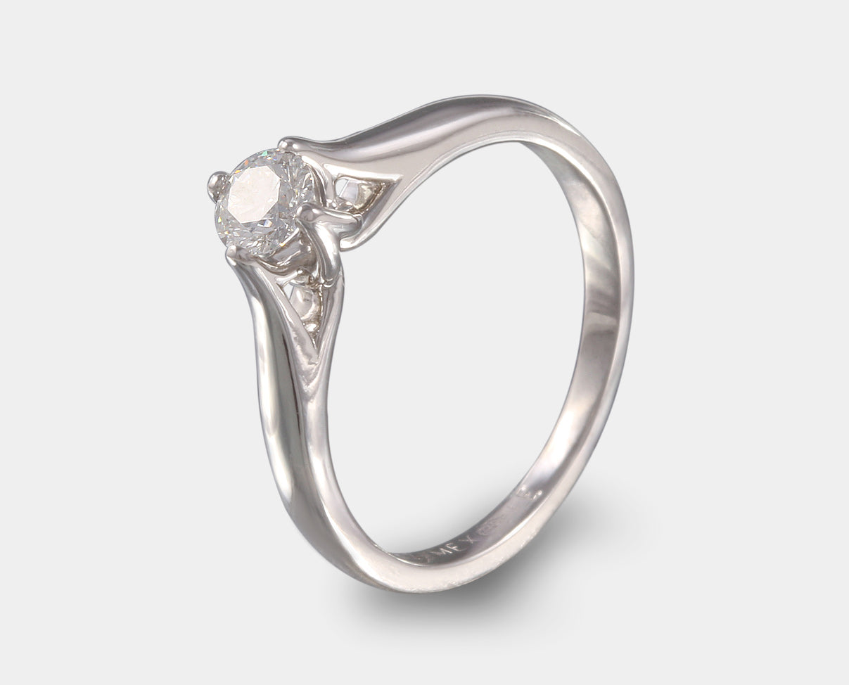 anillo de compromiso oro blanco con diamante