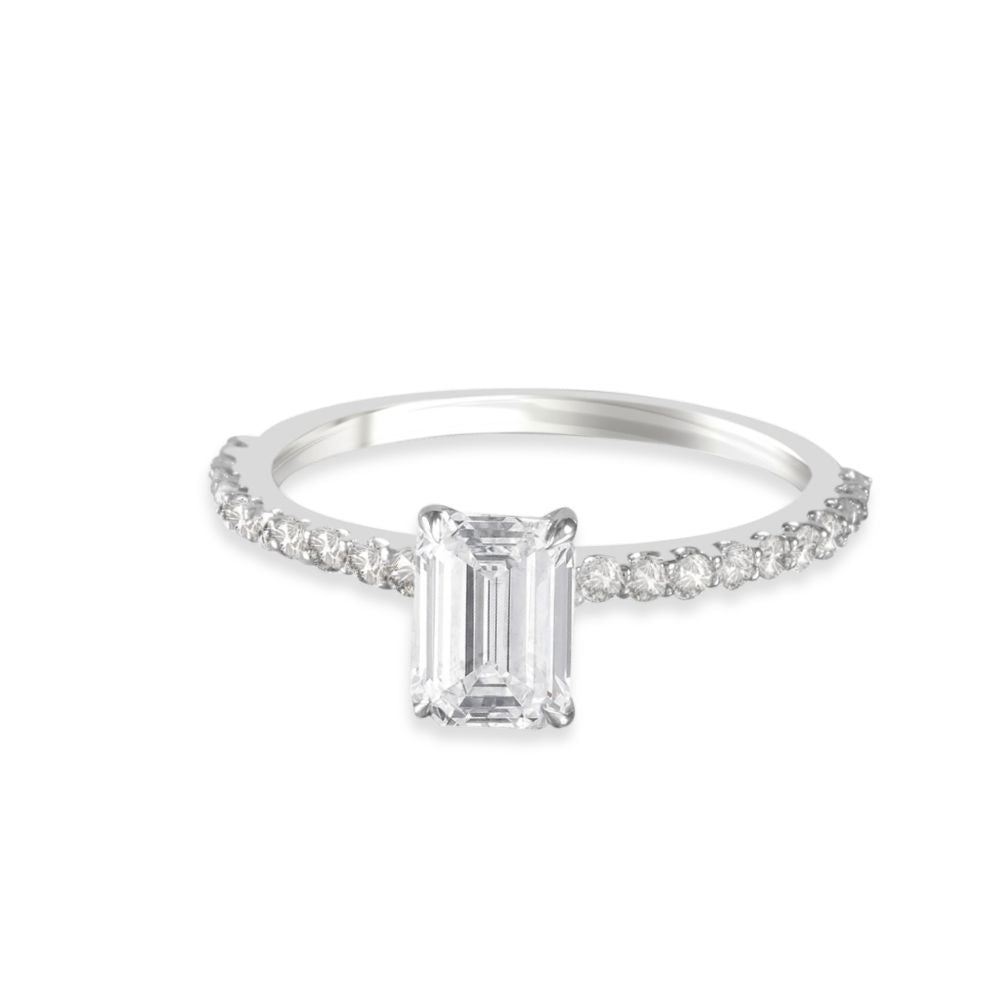 Anillo de compromiso con diamante de laboratorio corte esmeralda