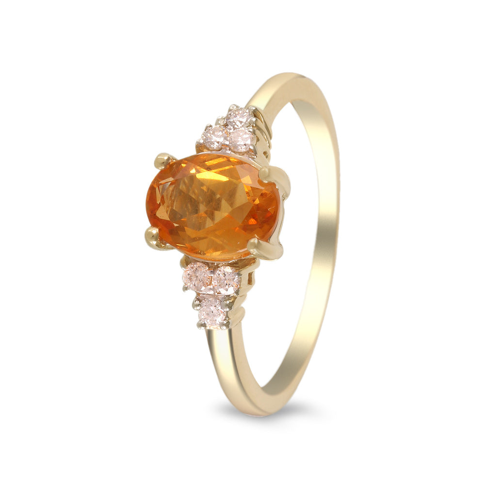 Anillo con citrina y diamantes laterales