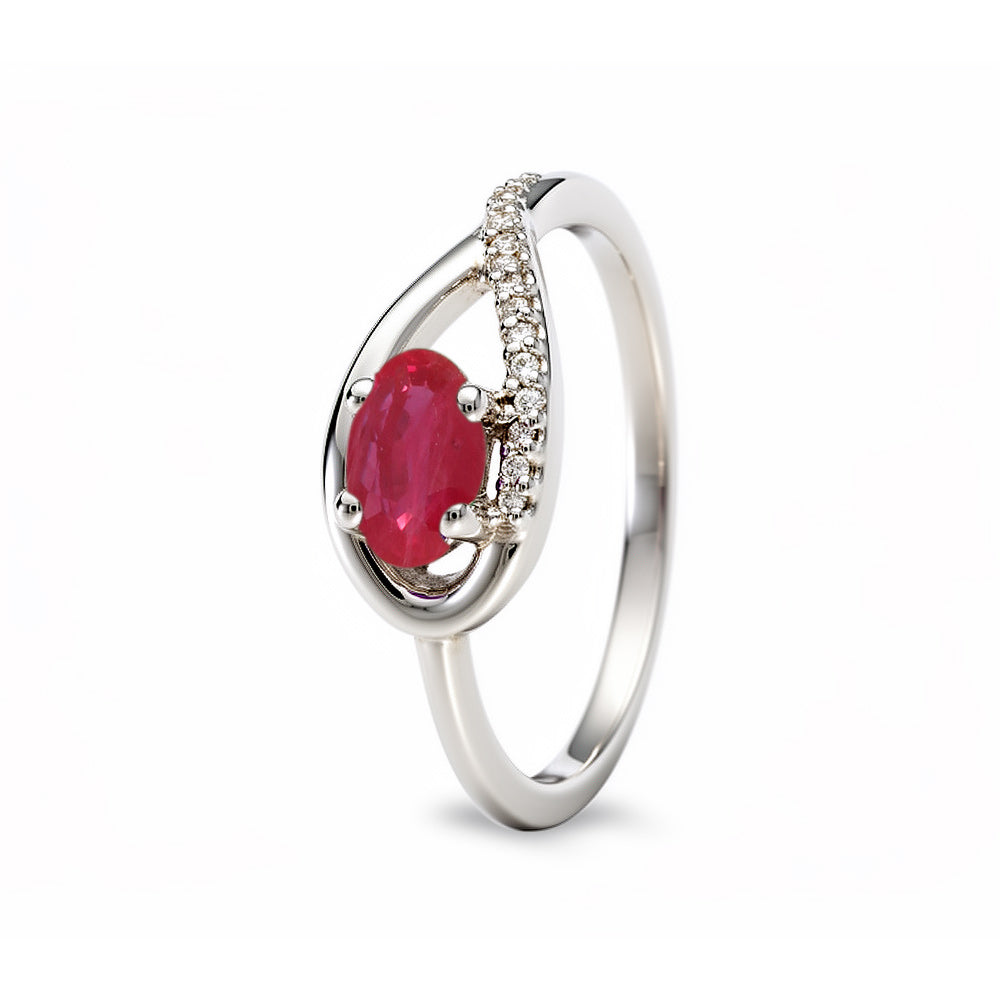 Anillo de oro blanco con rubí y diamantes
