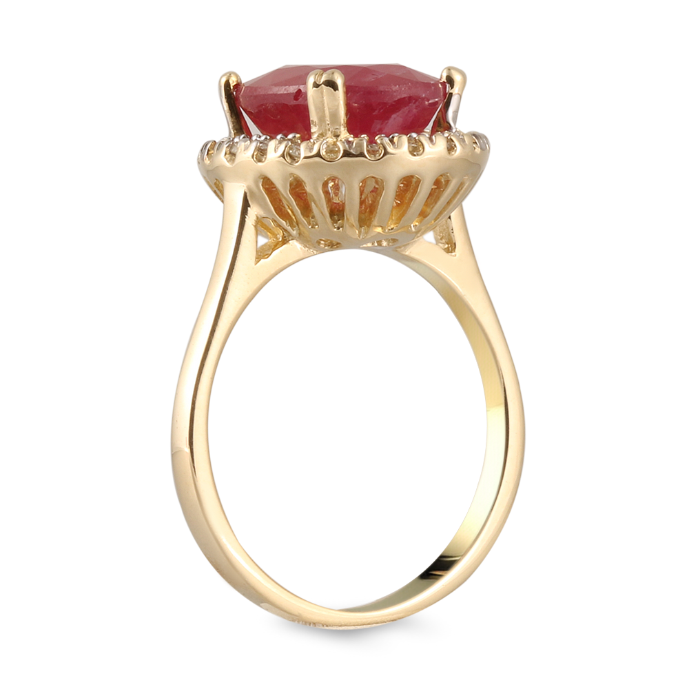 Anillo con rubí y halo de diamantes en oro amarillo