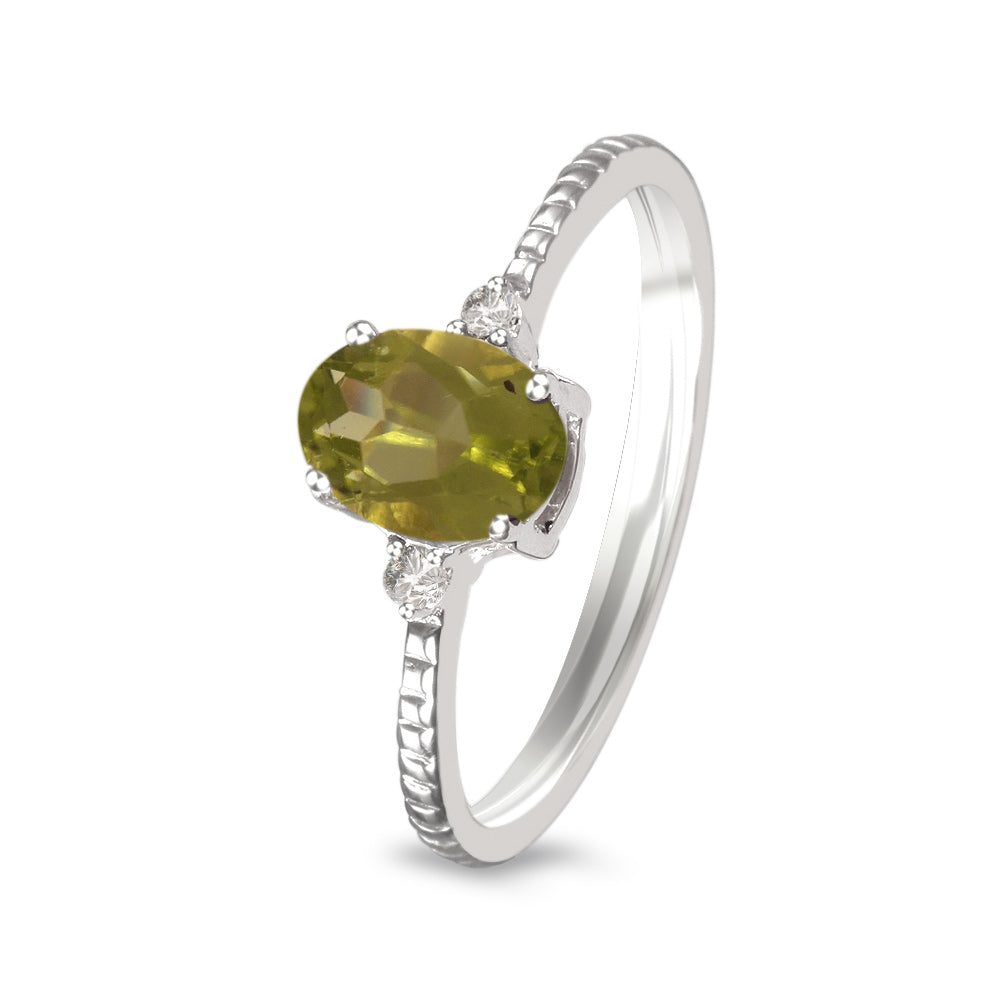 Anillo con peridoto y diamantes laterales (Agosto)
