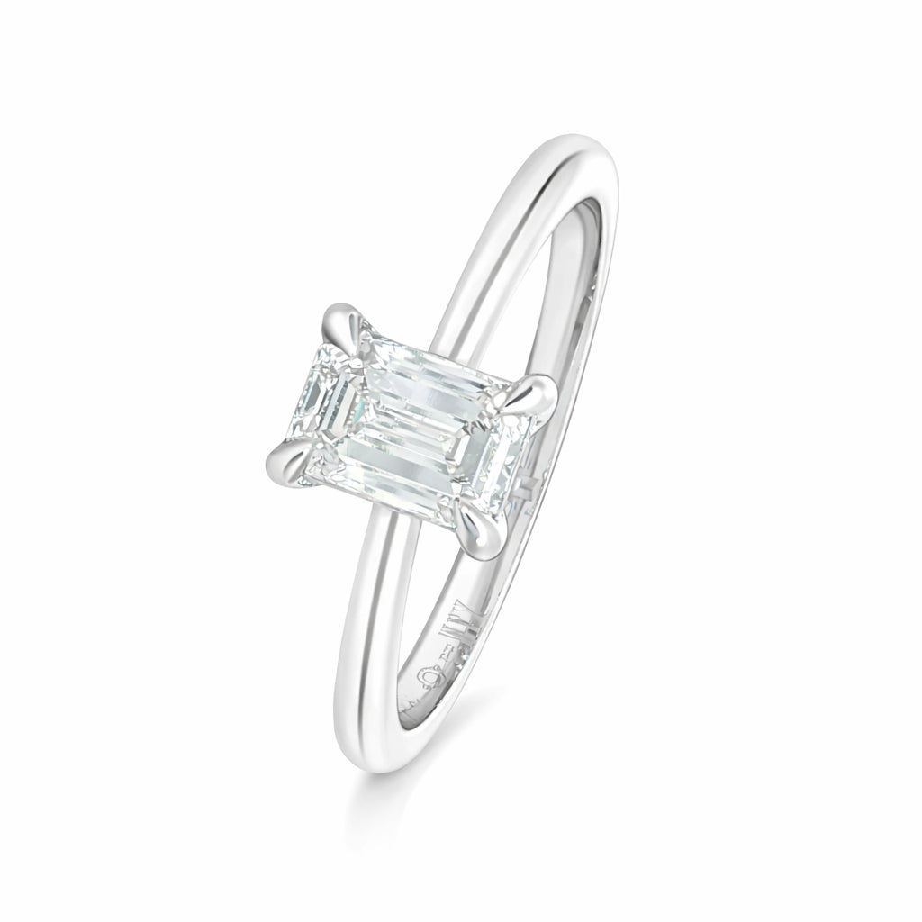 Anillo de compromiso solitario con diamante lab-grown 0.80 ct corte esmeralda