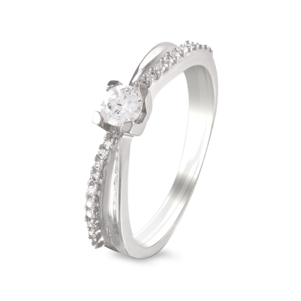 Anillo estilo con laterales con circonia