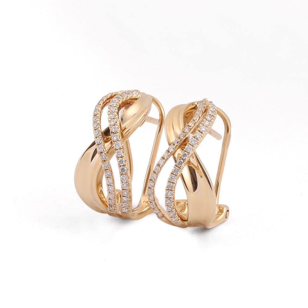 Aretes cortos con diamante en diseño entrelazado en oro rosa