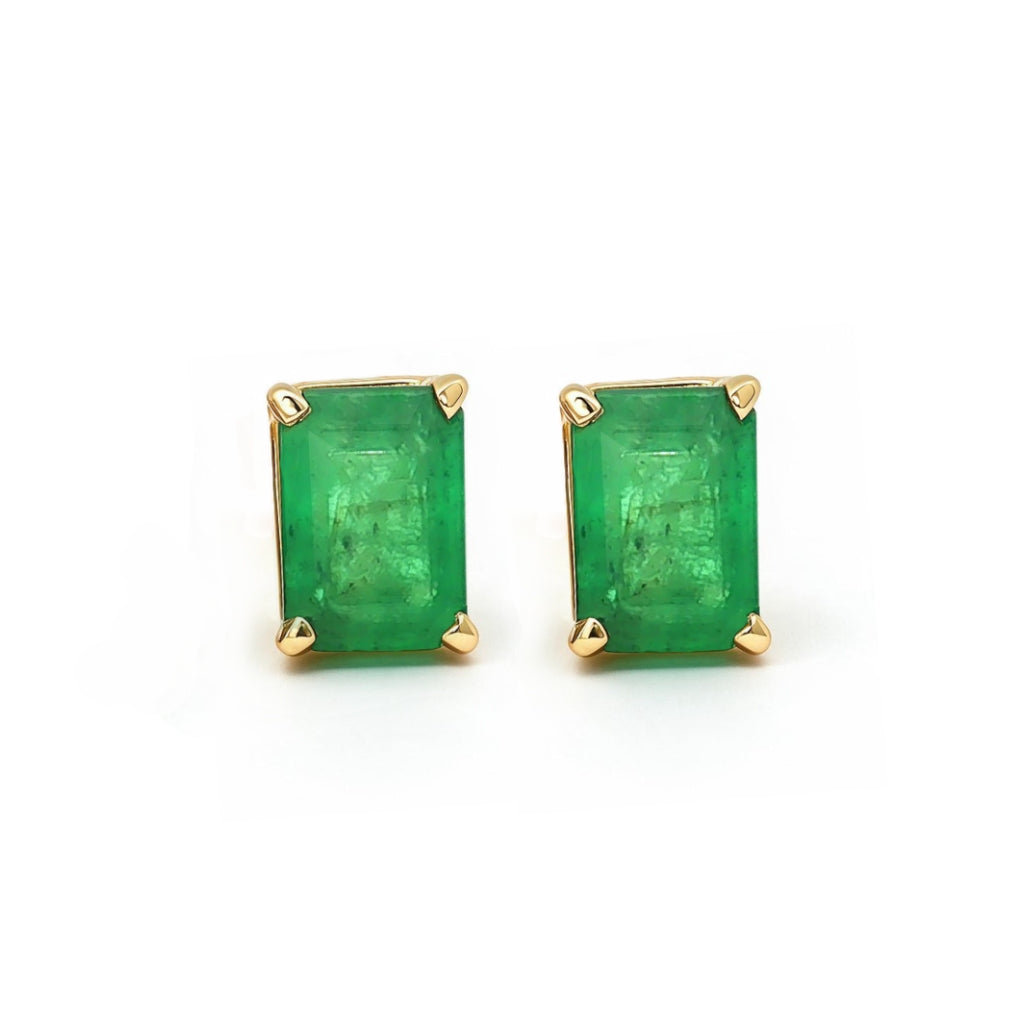 Aretes estilo corto con Esmeralda