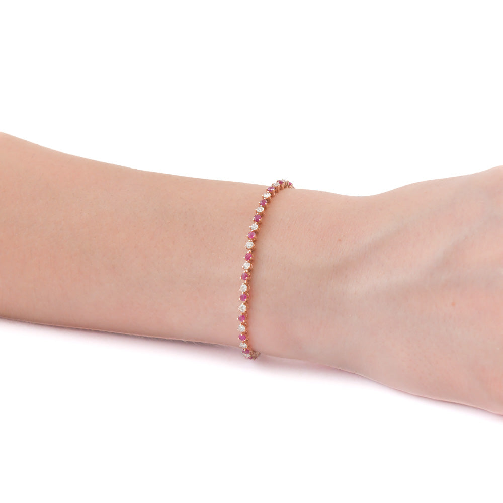 Brazalete con rubí y diamantes