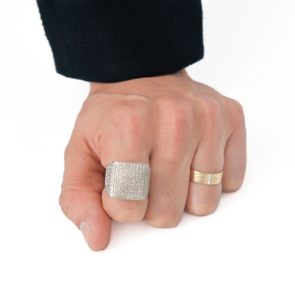Anillo de diseño cuadrado con diamantes