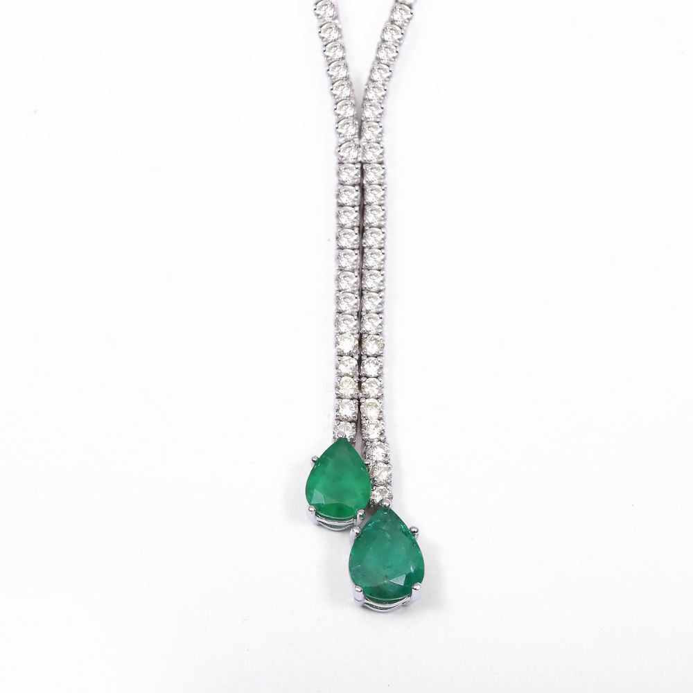 Gargantilla con esmeraldas diseño pera y diamantes