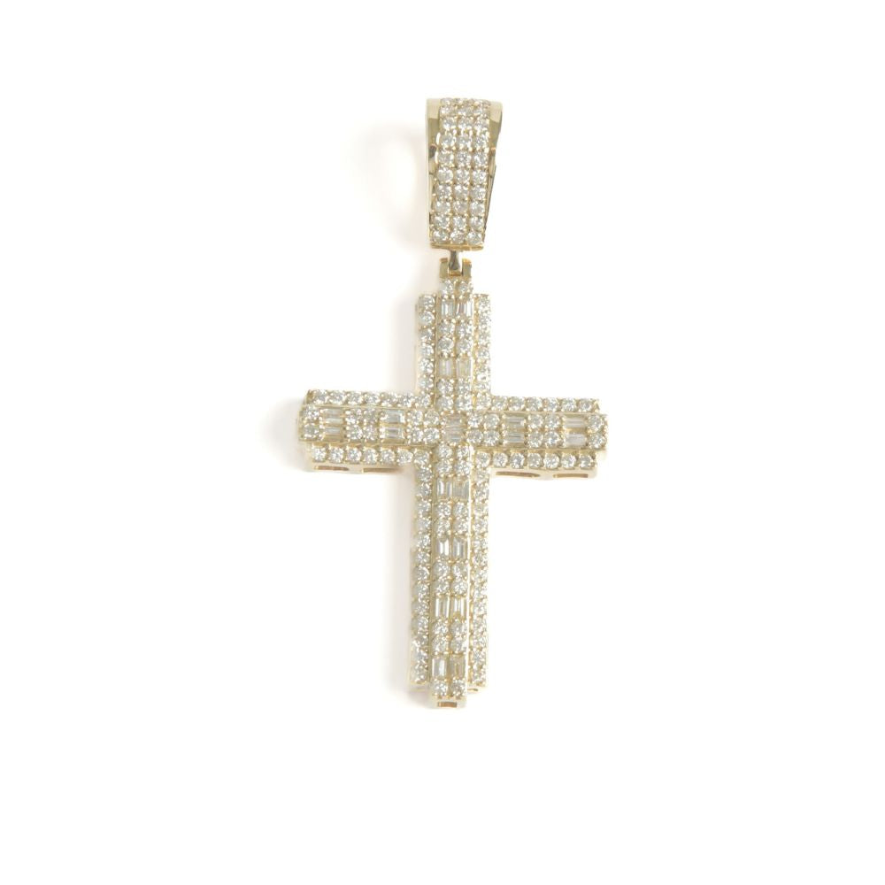 Dije con diseño de cruz y diamantes