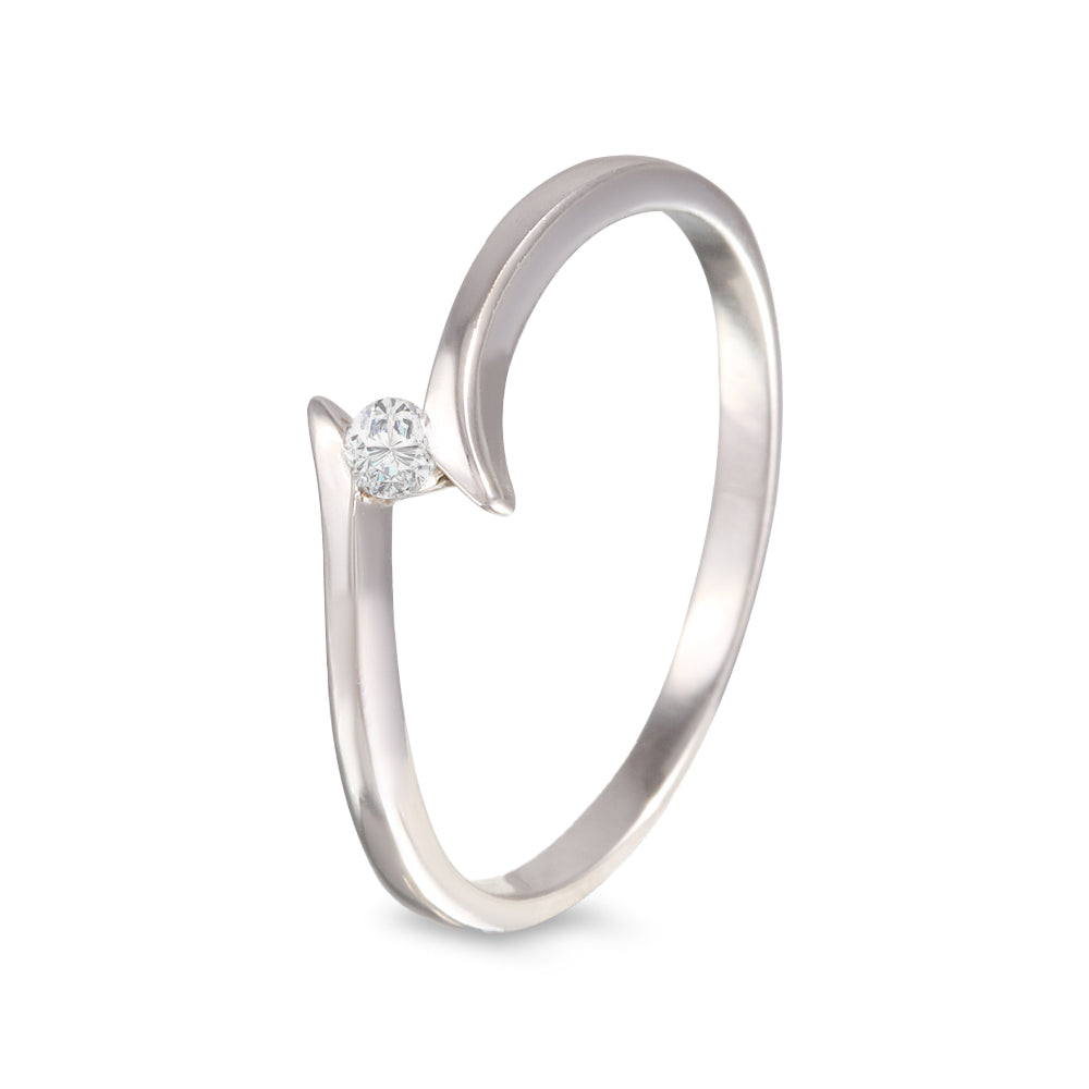 Anillo solitario estilo curvo con Zirconia Swarovski