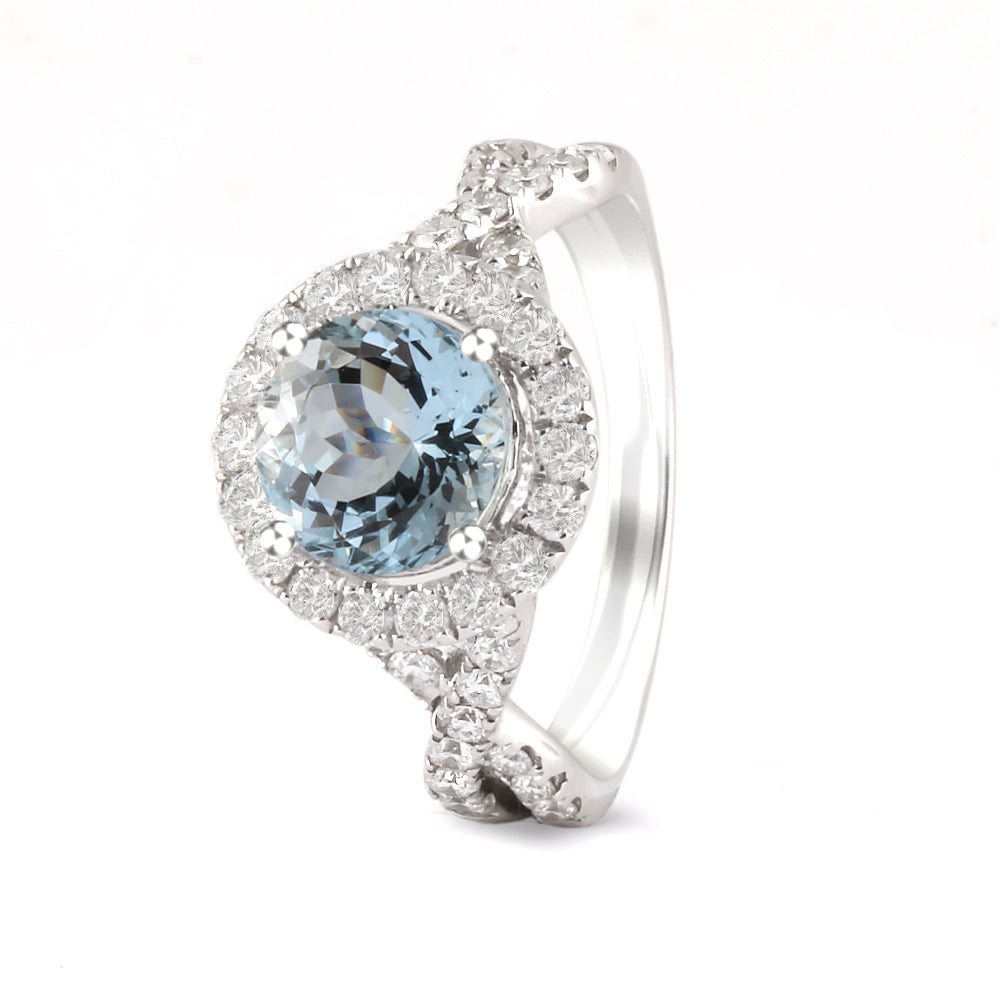 Anillo con aguamarina y diamantes