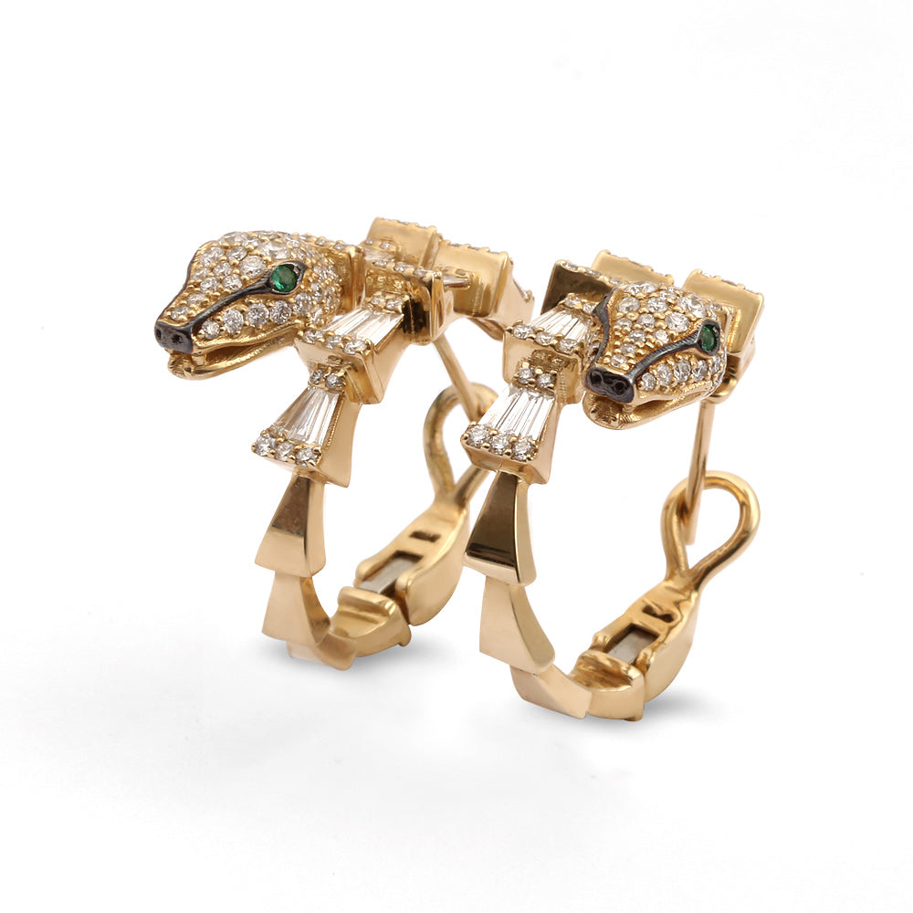 Arracadas diseño de serpiente con diamantes y esmeraldas