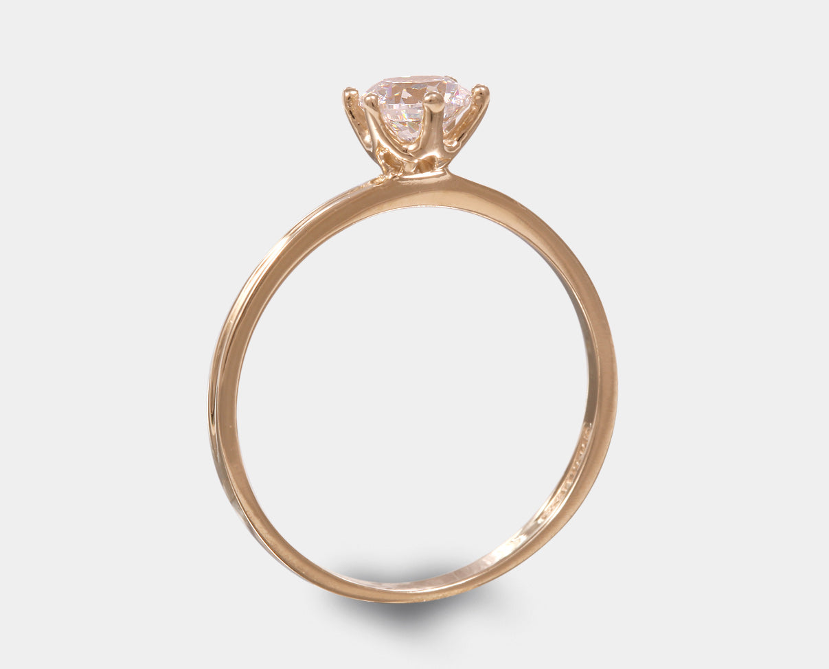 Anillo de Compromiso con Circonia oro amarillo. Anillo solitario con circonia.