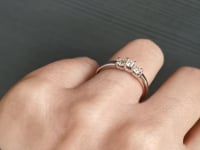Churumbela en Oro Blanco con Diamante 14k con significado: pasado, presente y futuro juntos. Churumbela en oro blanco