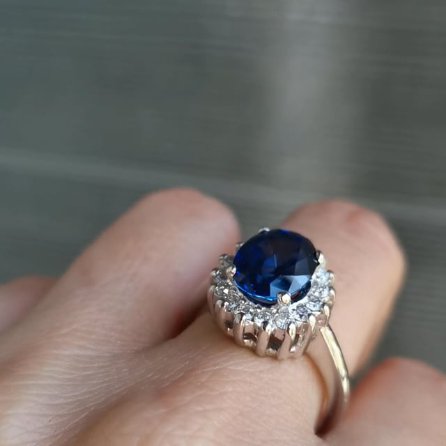 Anillo oro blanco con zafiro diffusion y diamantes 14k. Anillo con piedras naturales. Anillos de la princesa.