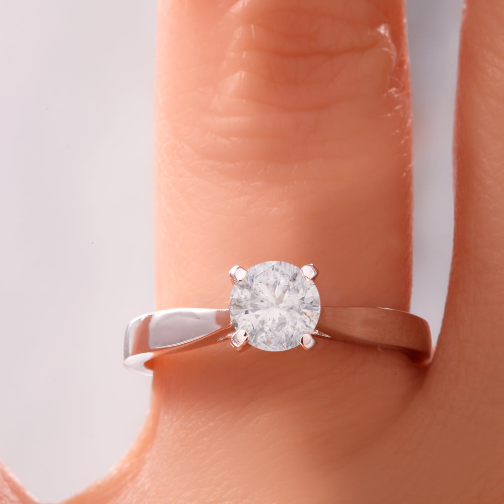 Anillo de compromiso solitario con diamante 1.08 ct