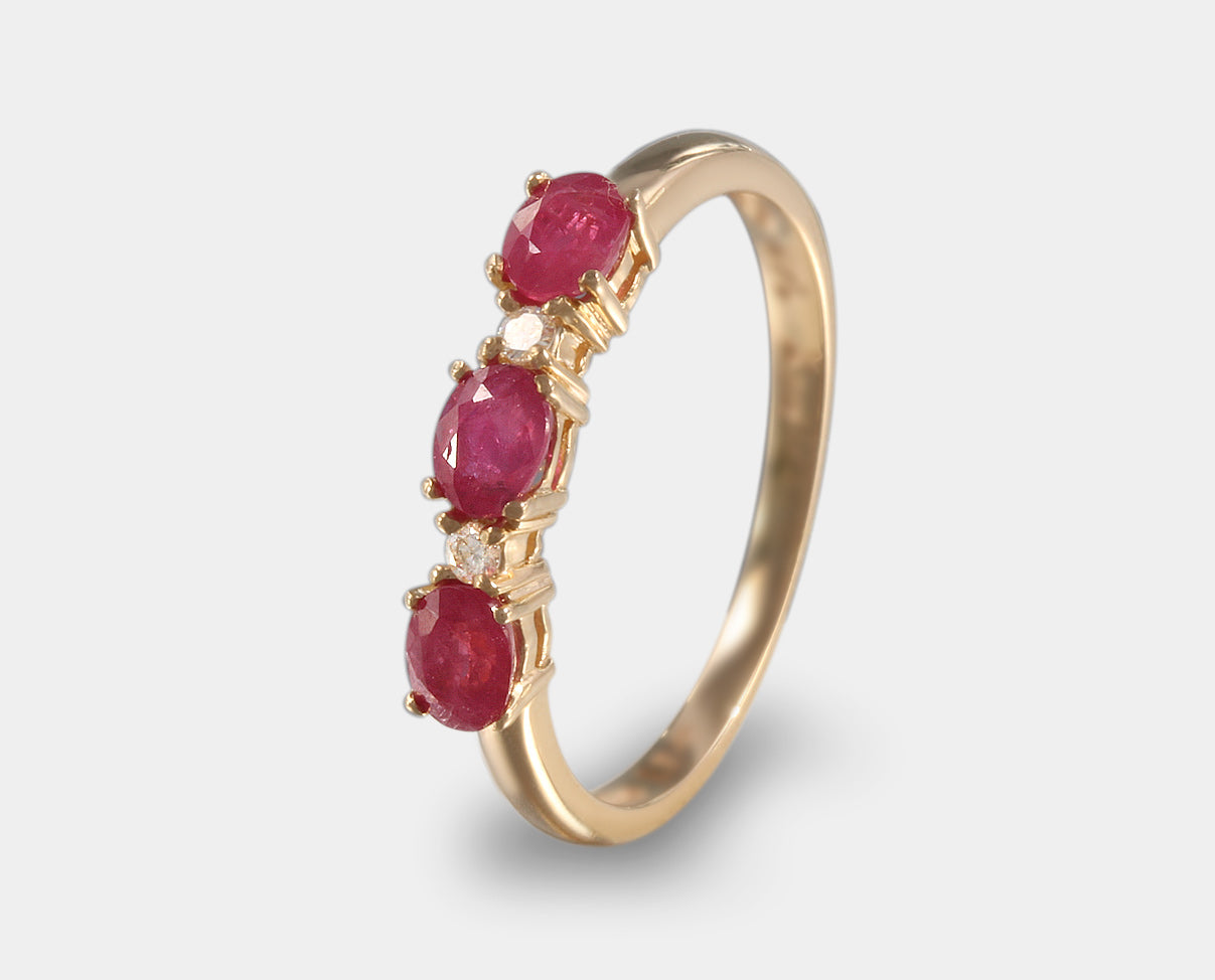 anillo churumbela con diamantes oro amarillo y rubi