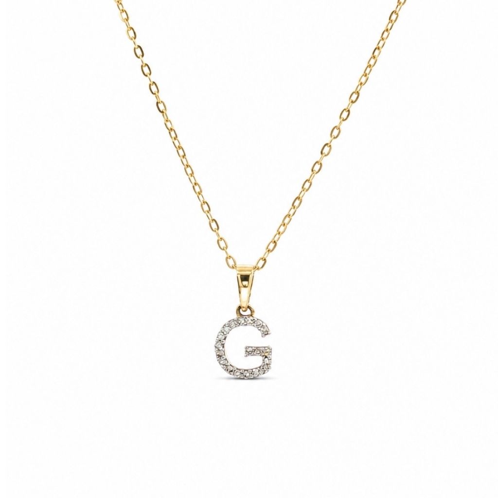 Cadena con dije de letra inicial con diamantes