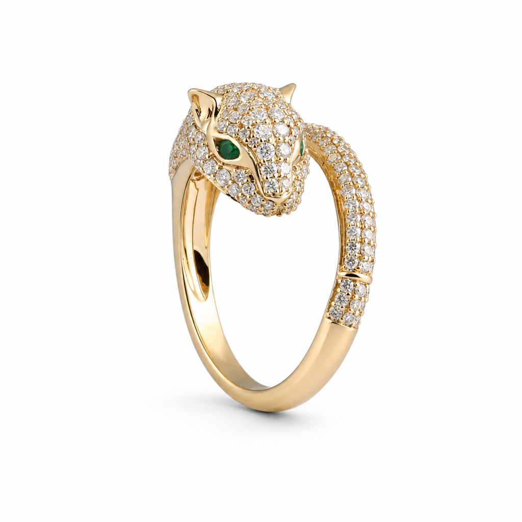 Anillo de pantera con diamantes y esmeralda