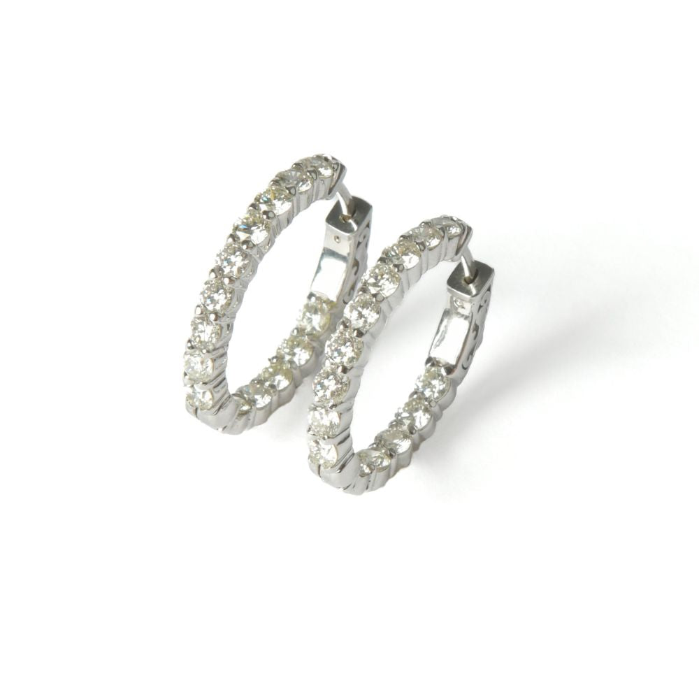 Arracadas clásicas de lujo con diamantes