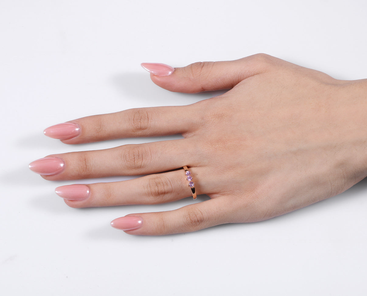 Churumbela diseño con tres gemas con zafiro rosa