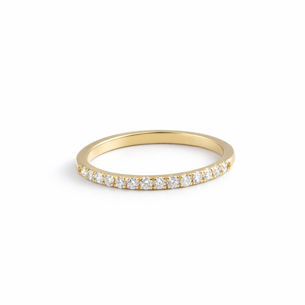 Churumbela estilo clásico con diamantes  en oro amarillo