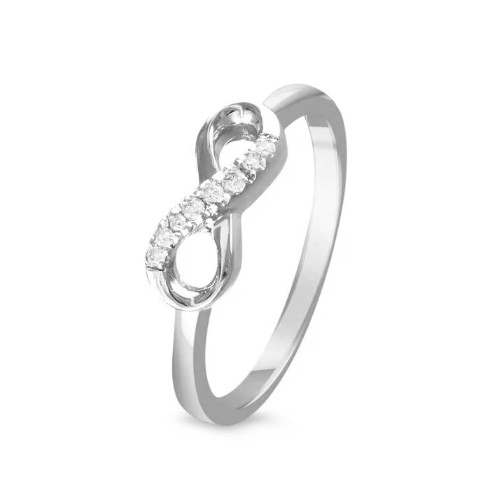 Anillo con diseño de infinito con diamante