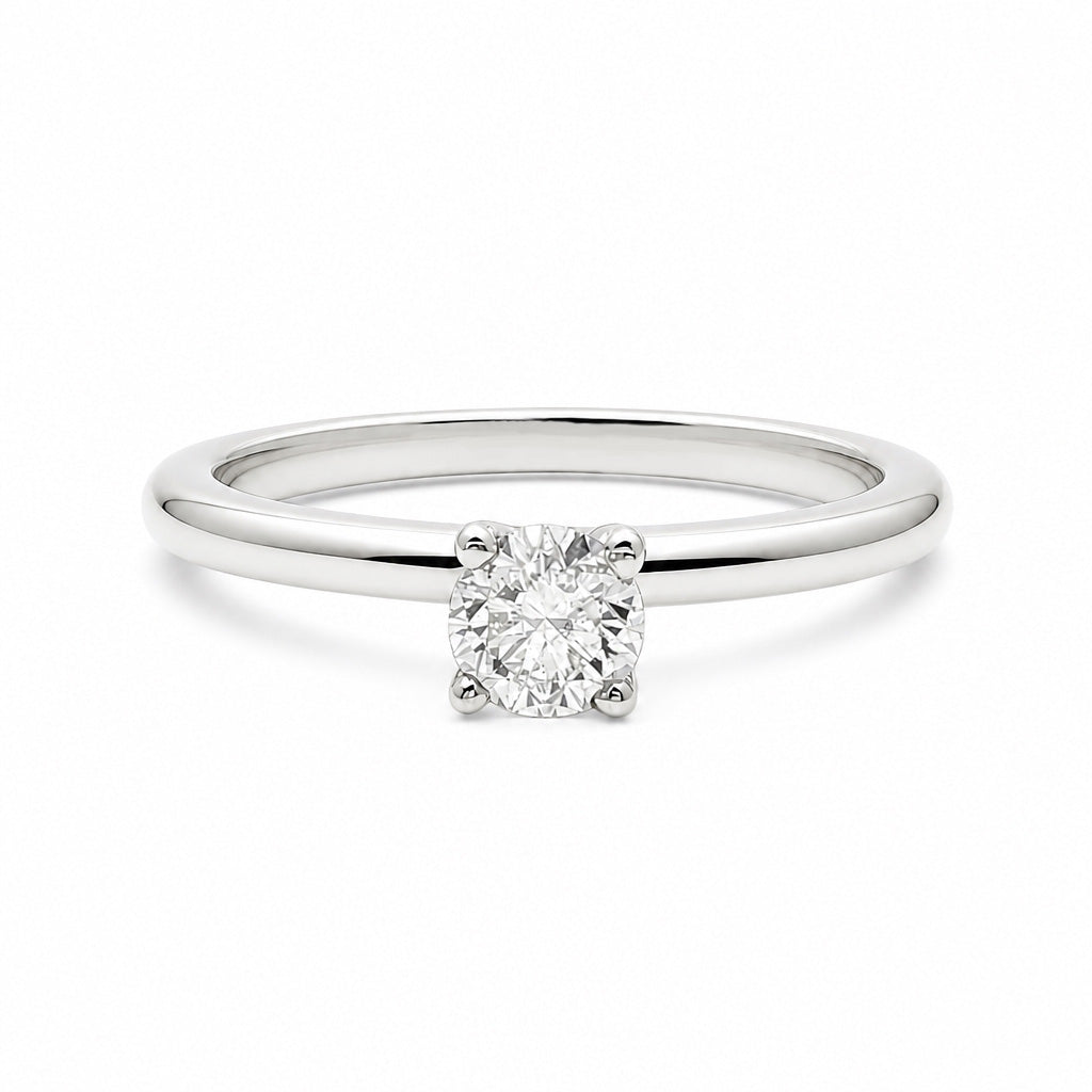 Anillo de compromiso solitario con diamante lab-grown en oro blanco