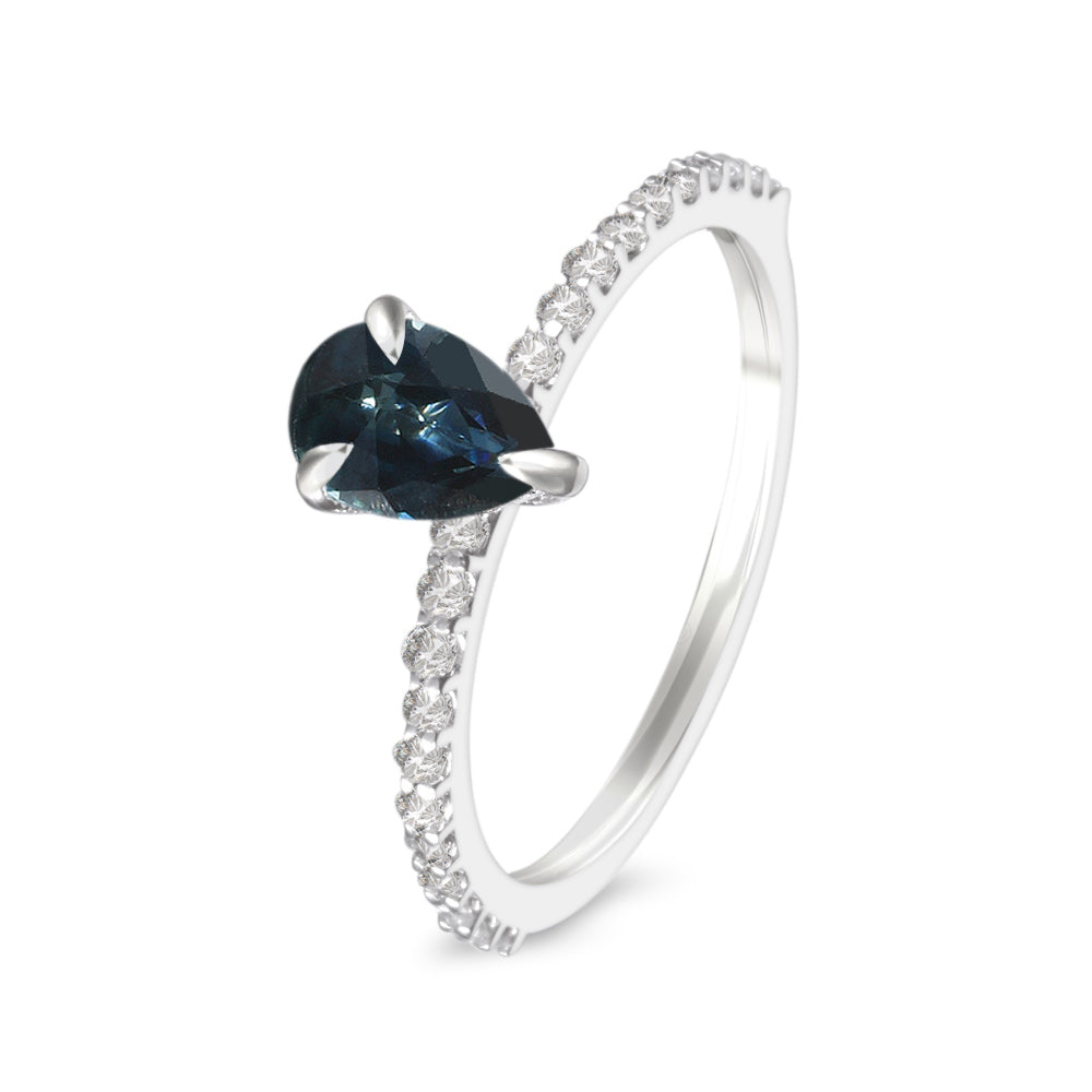 Anillo con zafiro difussion y diamantes laterales