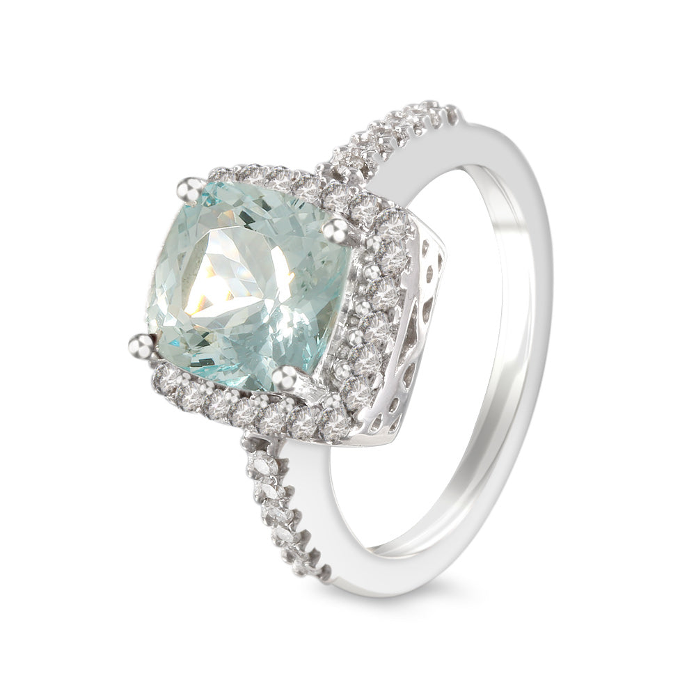 Anillo de aguamarina con halo y diamantes laterales