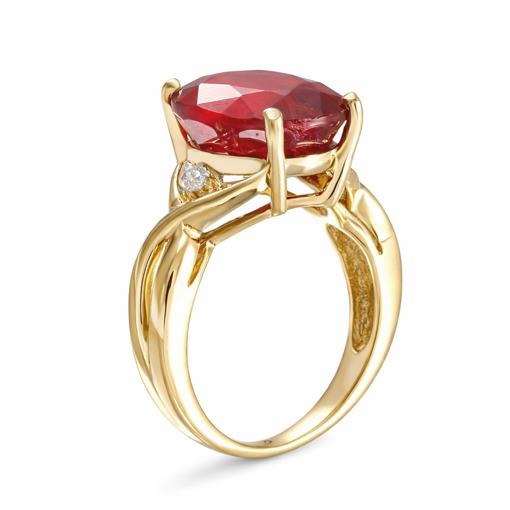 Anillo con rubí  y diamantes laterales