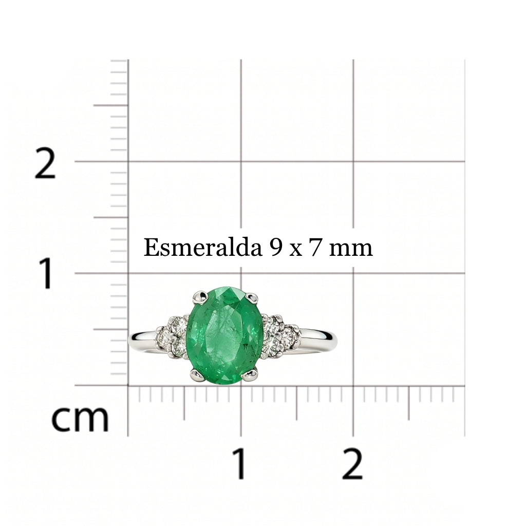 Anillo con esmeralda y diamantes laterales